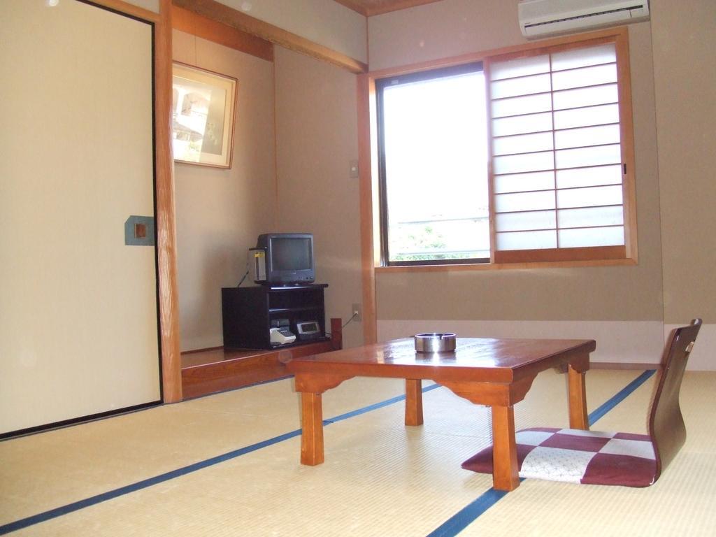 Ryokan Ginsuikaku Майдзуру Екстериор снимка