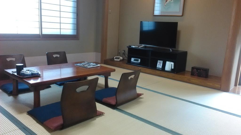 Ryokan Ginsuikaku Майдзуру Екстериор снимка